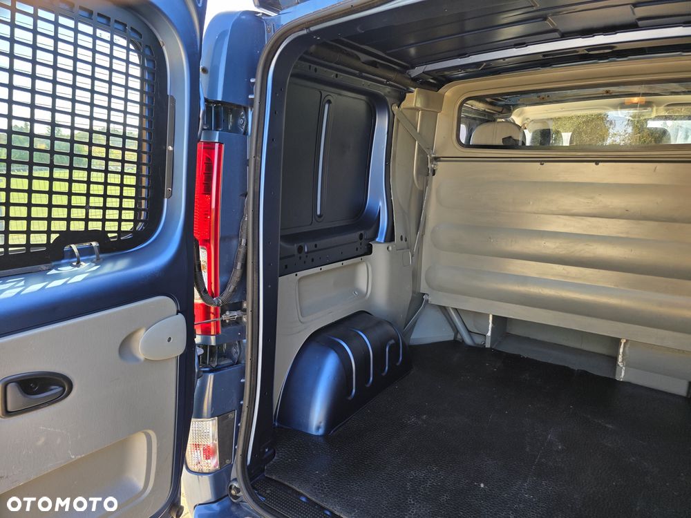 Opel Vivaro - 12