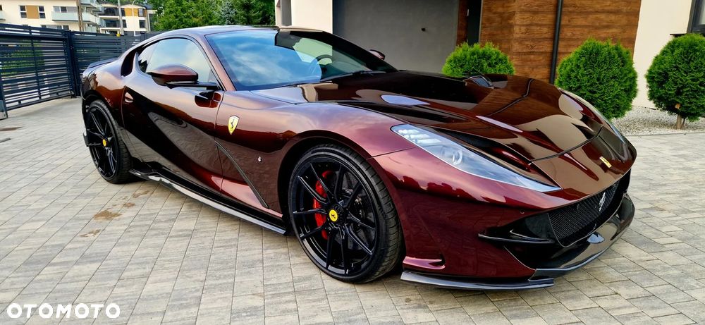 Ferrari 812 Superfast - 6