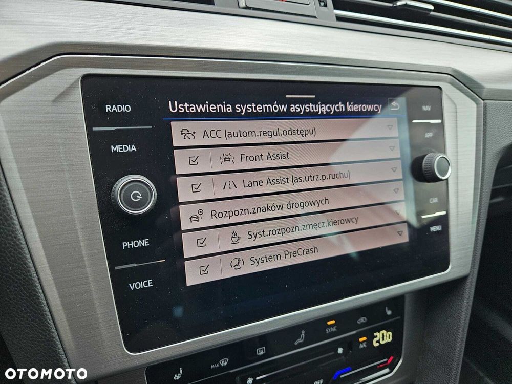 Volkswagen Passat - 17