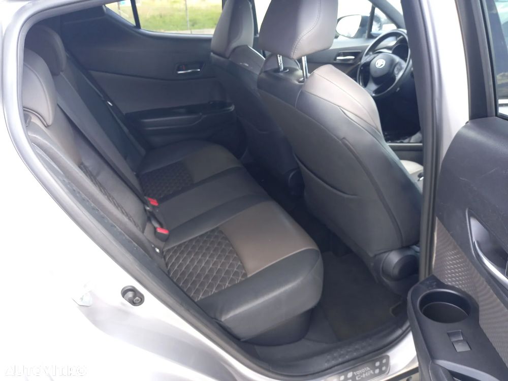 Toyota C-HR - 15