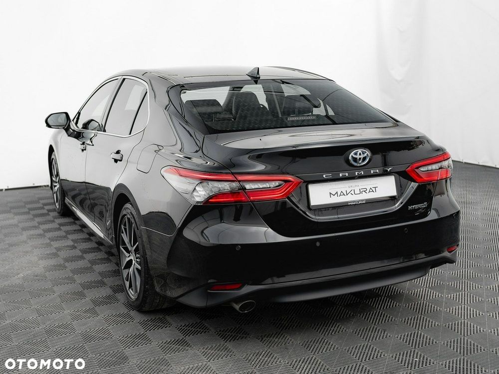 Toyota Camry - 5