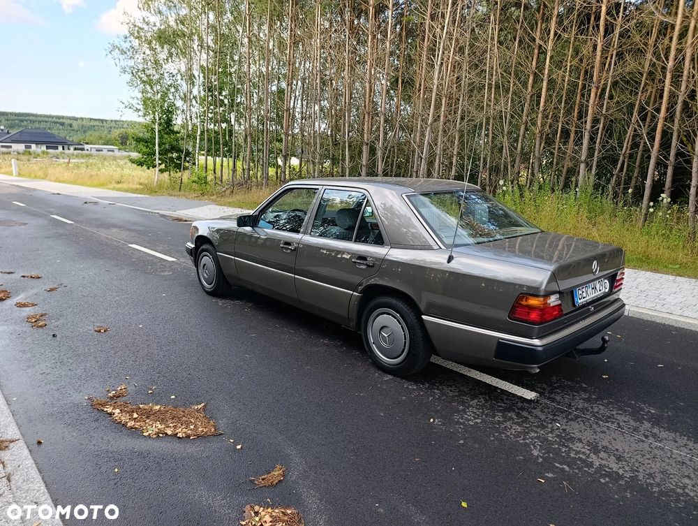 Mercedes-Benz W124 (1984-1993) - 10