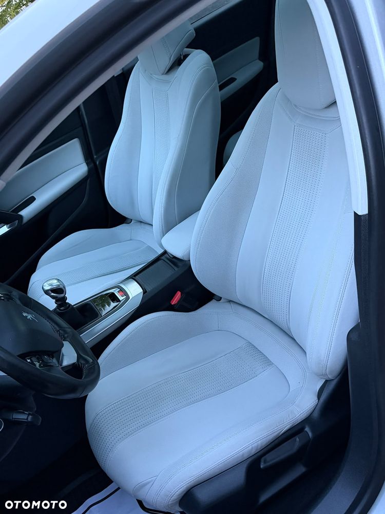 Peugeot 308 - 22