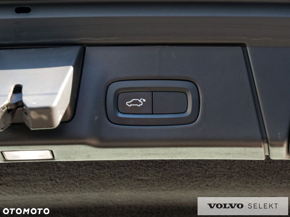 Volvo V90 Cross Country - 34