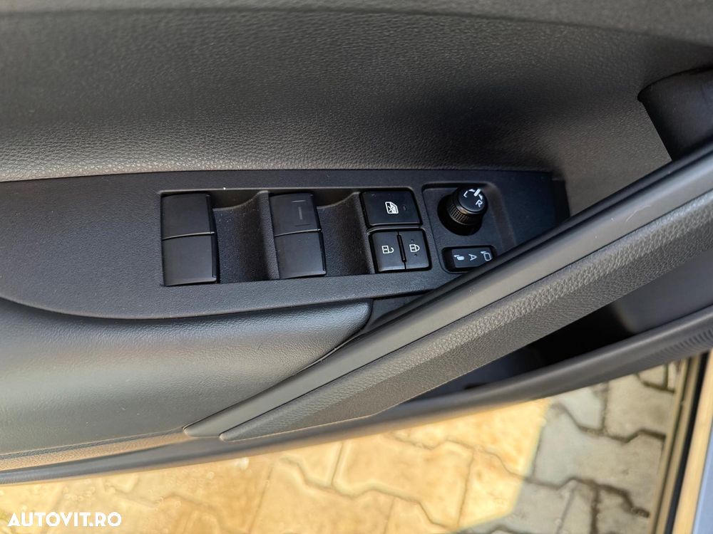 Toyota Corolla Cross - 12