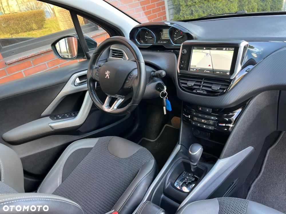 Peugeot 2008 1.2 Pure Tech GPF Allure S&S EAT6 - 7