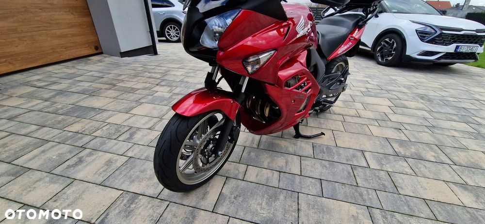 Honda CBF - 1