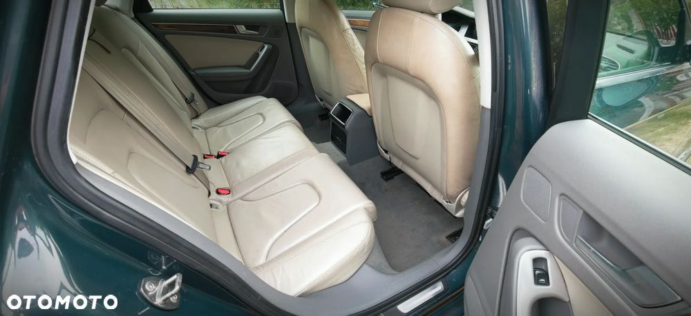 Audi A4 Limousine - 13