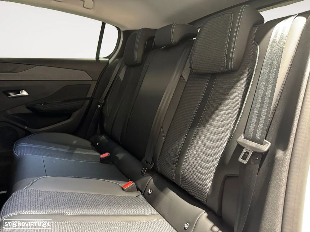 Peugeot e-308 54 kWh Allure - 15