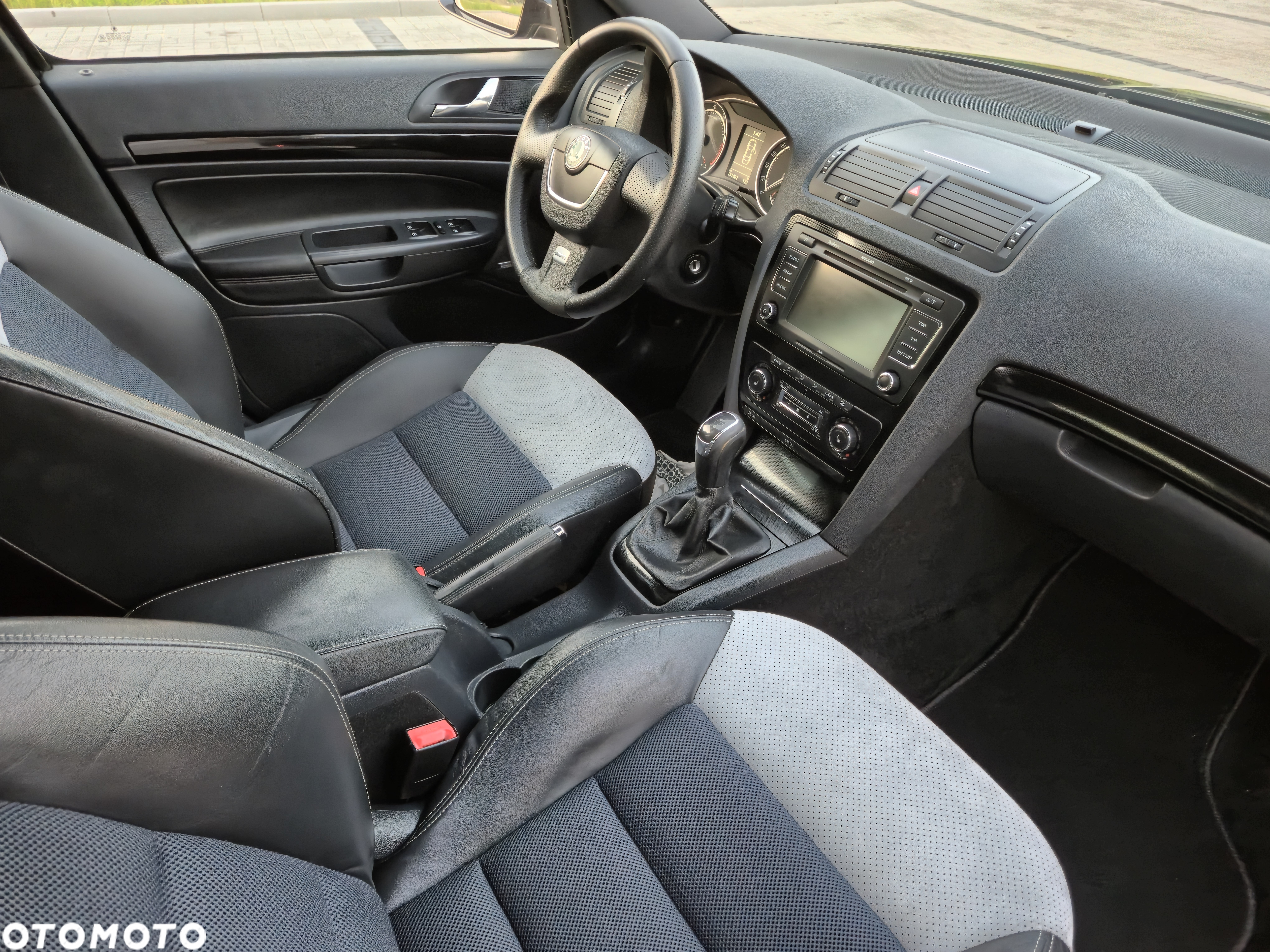 Skoda Octavia Combi 2.0 TSI RS - 20