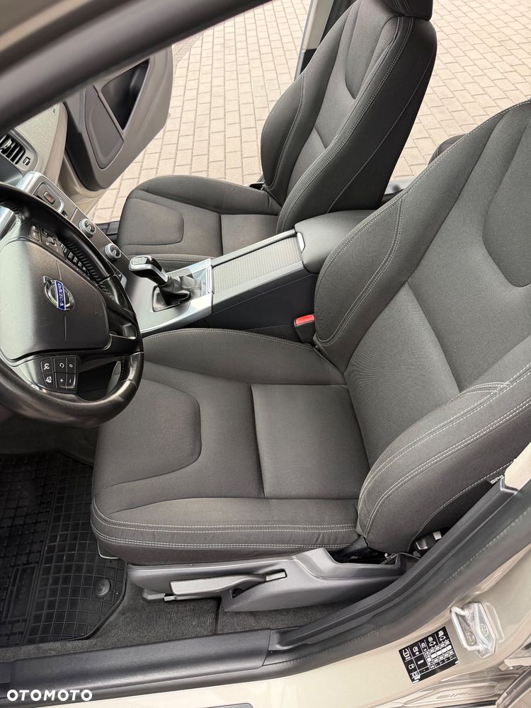 Volvo V60 D4 Drive-E Momentum - 20