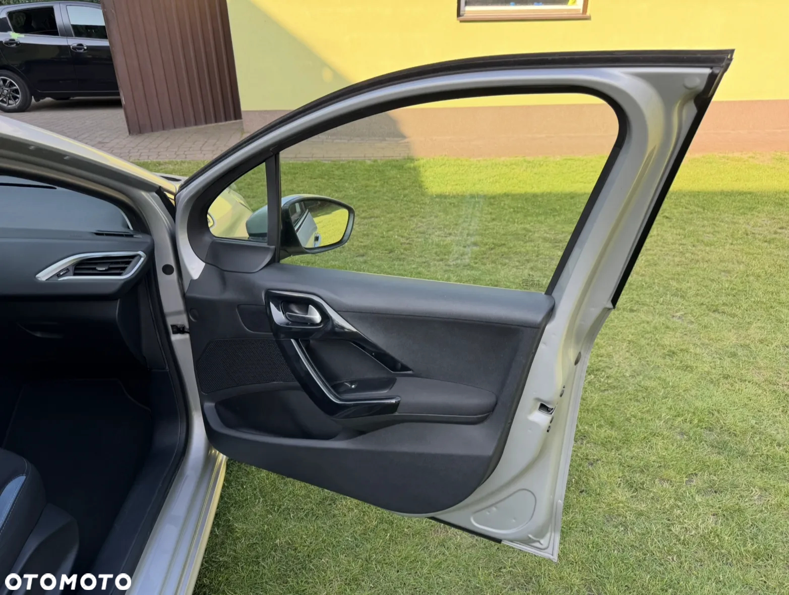 Peugeot 208 120 VTI Allure - 33