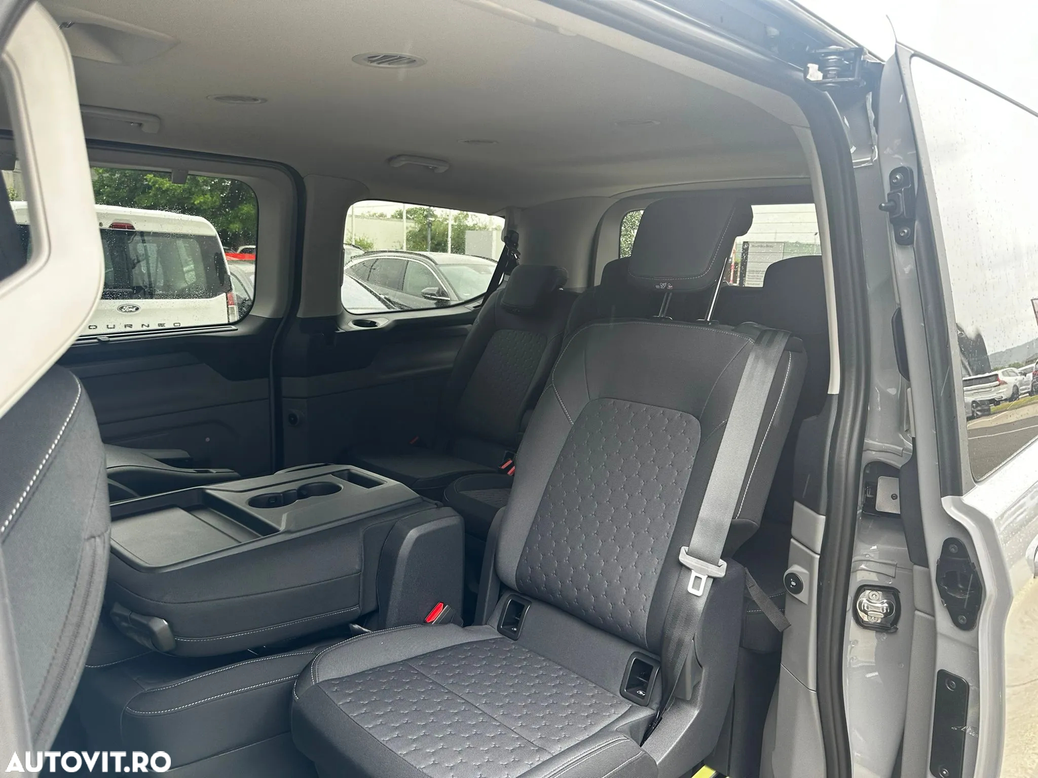 Ford Tourneo Custom Bus 320S 2.0 EcoBlue 170 CP 8AT L1H1 FWD Titanium - 5
