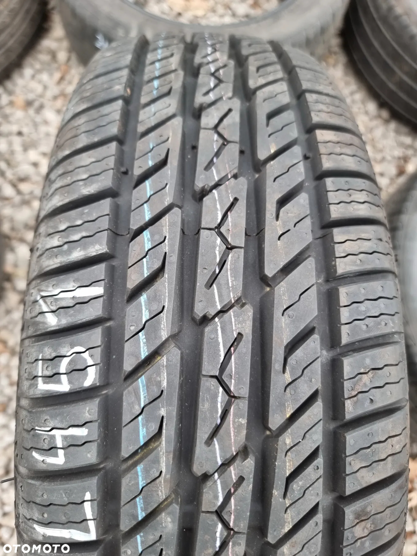 BARUM 205/70R15 96T BRAVURIS 4x4 (1szt.) (1x8,5) (DOT: 1x0615) L451 - 2