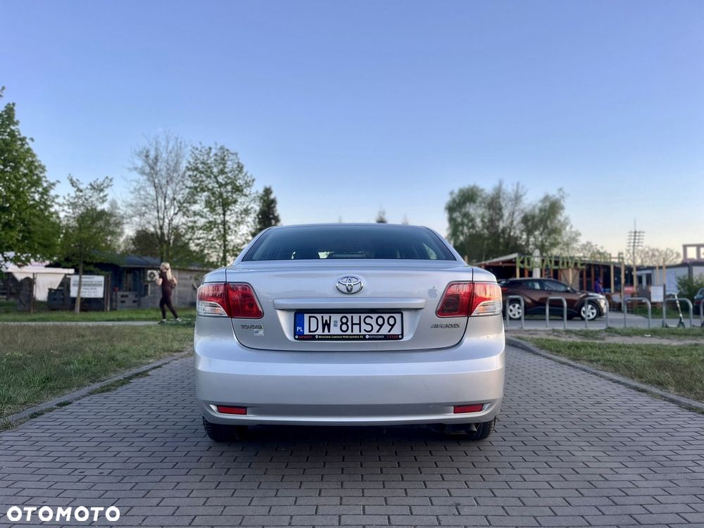 Toyota Avensis 1.8 Sol - 5