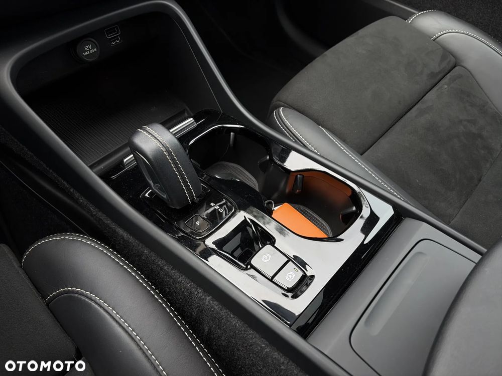 Volvo XC 40 T3 R-Design - 24