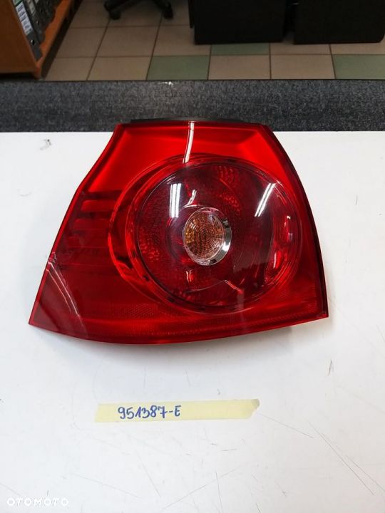 Lampa Tylna Vw Golf V(1k)10.03-05.09 Lewa bez listwy żarówkowej - 1