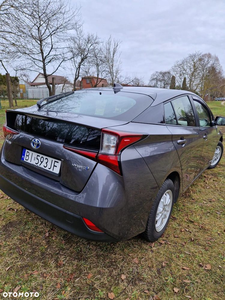 Toyota Prius Hybrid - 6