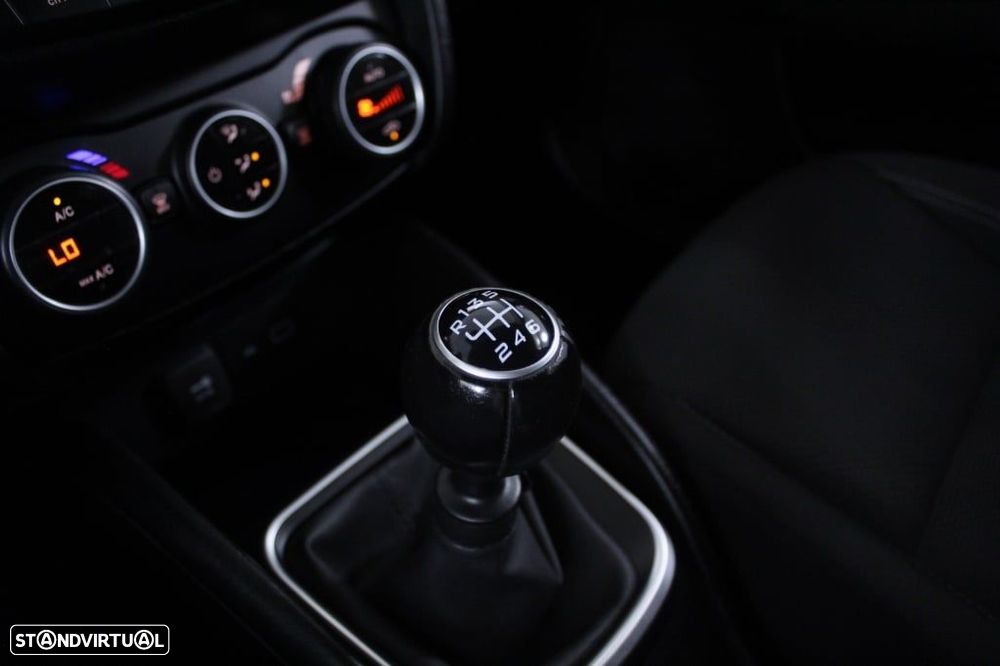 Fiat Tipo Station Wagon 1.6 M-Jet Lounge - 30