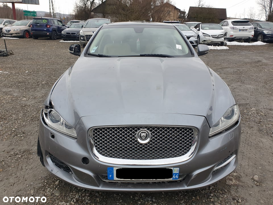 Jaguar XJ 3.0 D V6 Luxury - 13