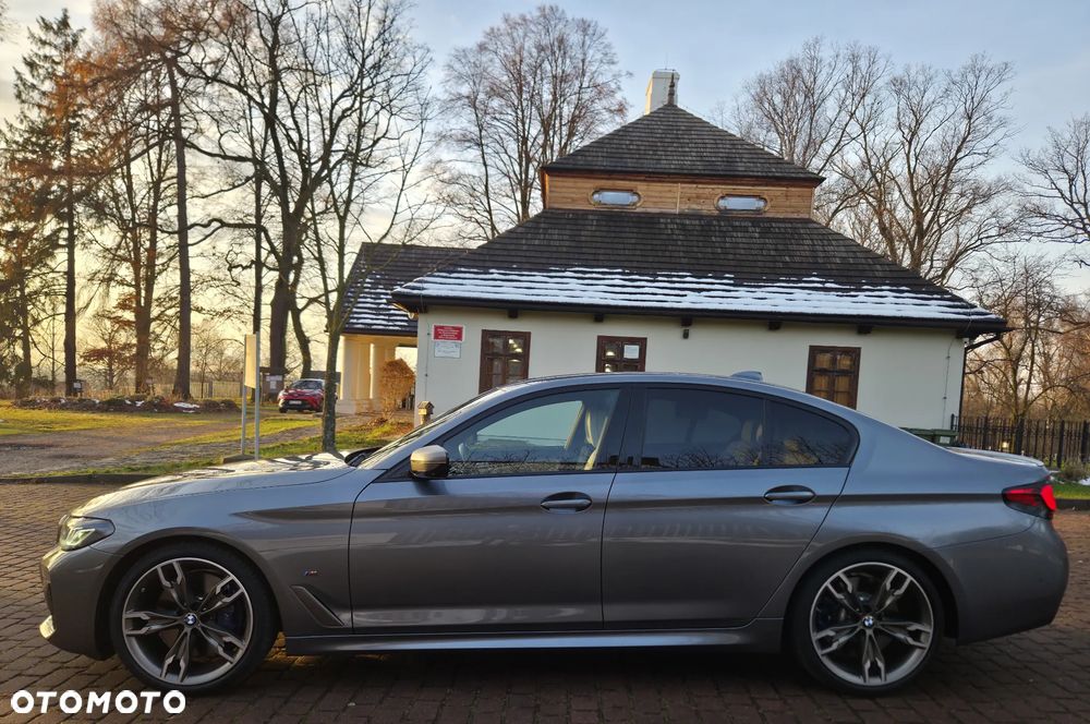 BMW Seria 5 M550i xDrive - 5