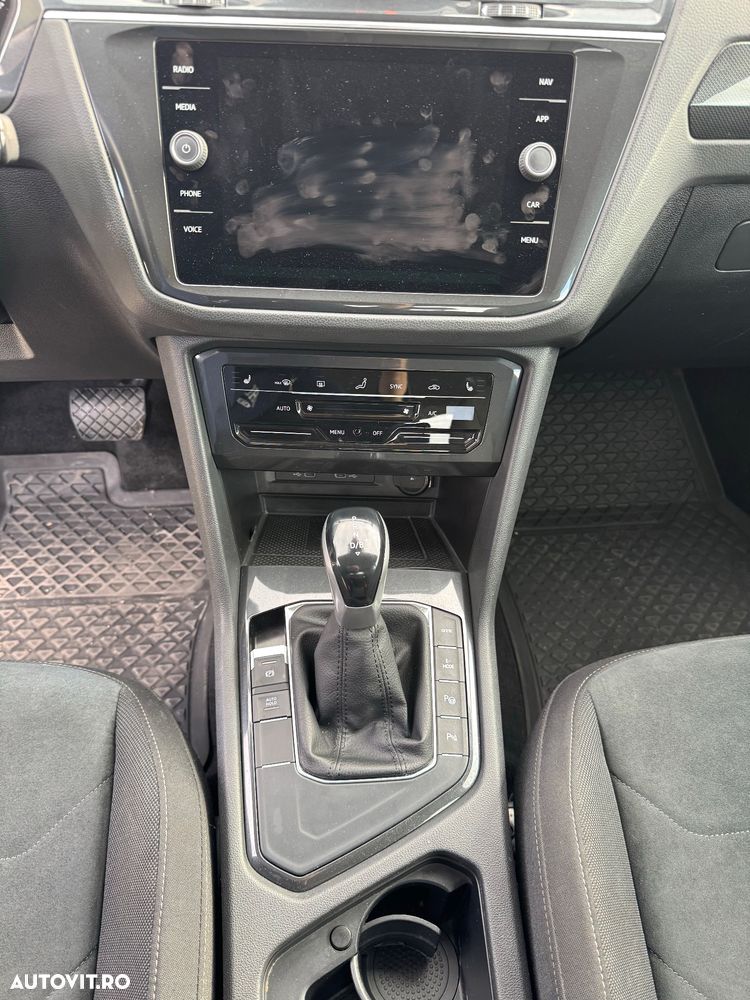 Volkswagen Tiguan - 14