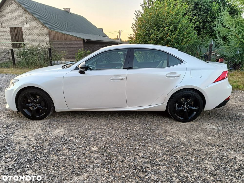 Lexus IS 200t / 300 Black - 9