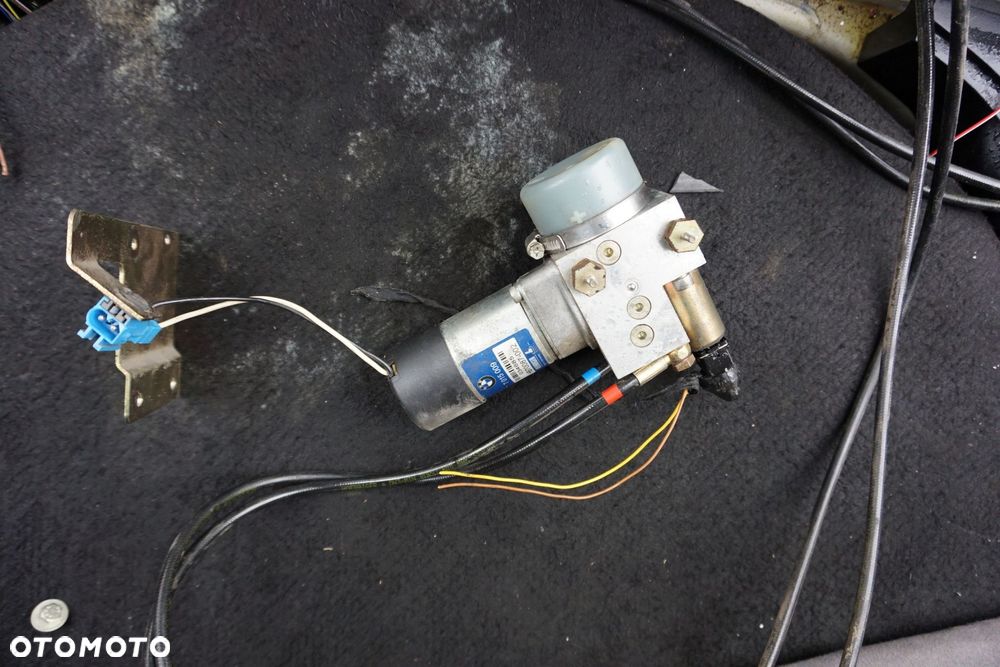 POMPA KOMPRESOR KLAPY BAGAŻNIKA 7 IV E65 4.4 V8 7015009 SIŁOWNIK BMW 2001-2005 - 4