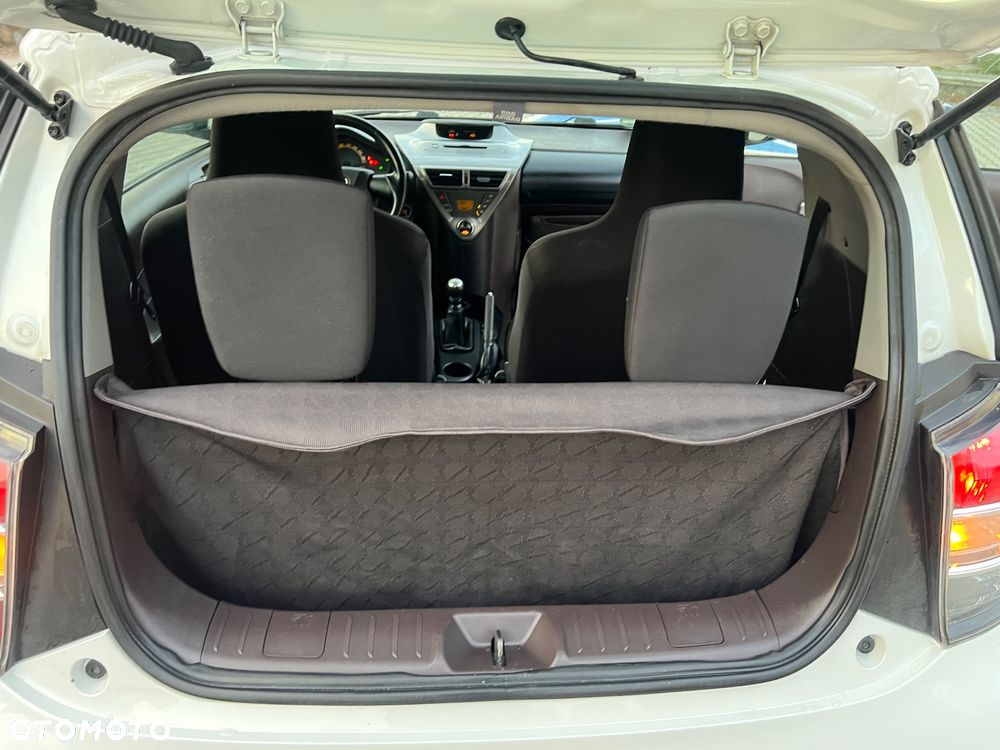 Toyota iQ 1.0 Sol EU5 - 29