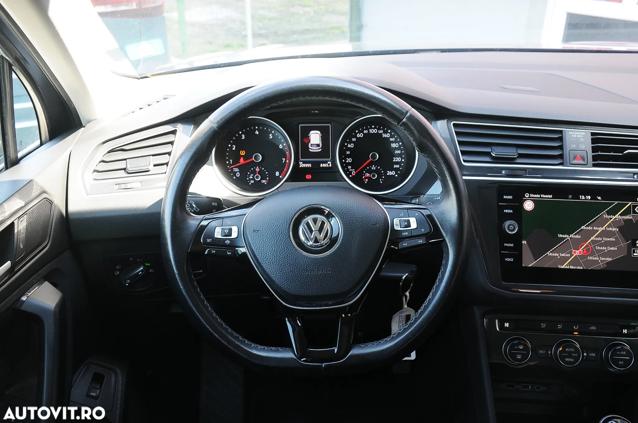 Volkswagen Tiguan 1.5 TSI ACT Comfortline - 11