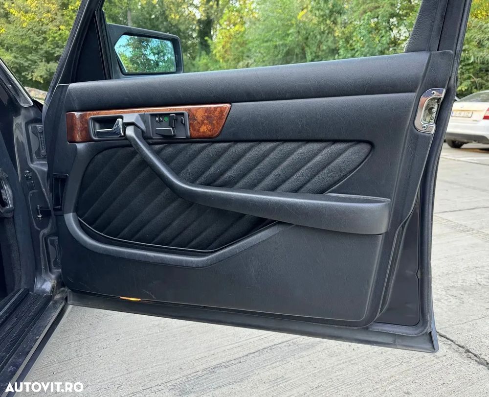 Mercedes-Benz W126 - 14