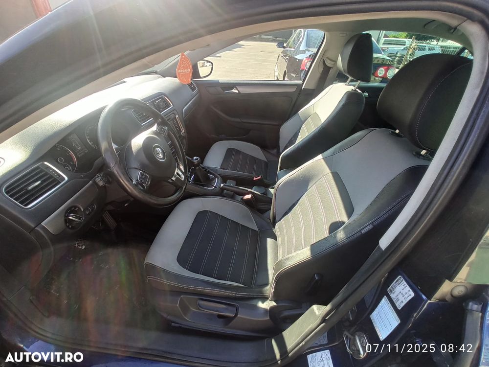 Volkswagen Jetta 1.6 TDI DPF Comfortline - 6