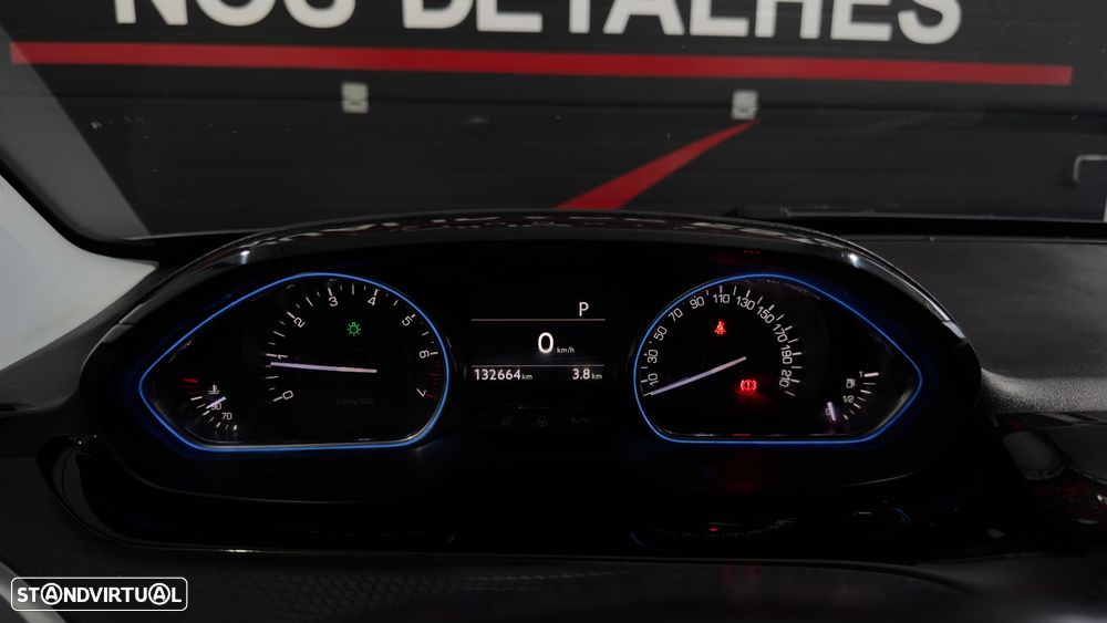 Peugeot 2008 PureTech 110 GPF Stop&Start EAT6 Allure - 17