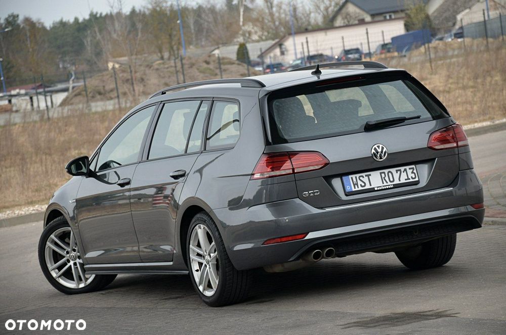 Volkswagen Golf - 10