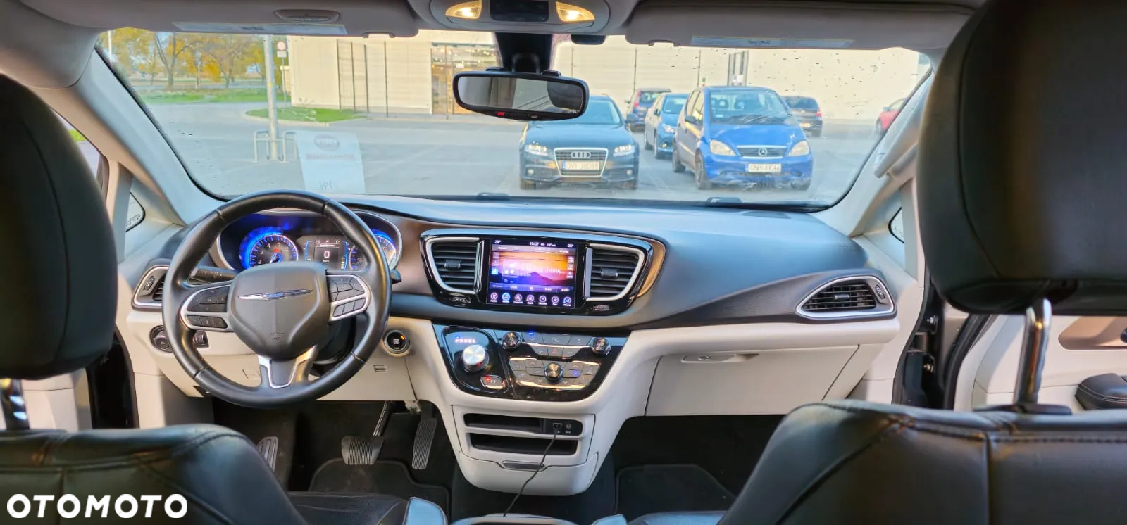 Chrysler Pacifica - 13