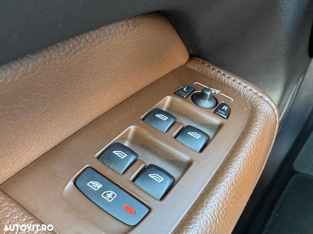 Volvo XC 60 D5 AWD Geartronic Inscription - 27