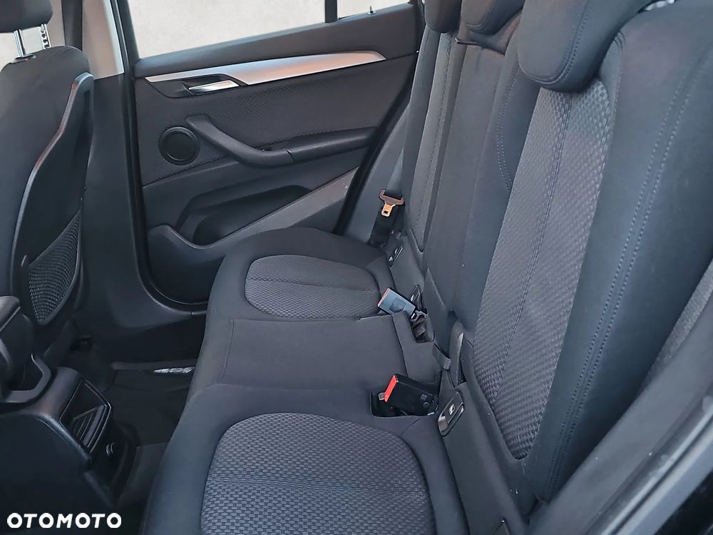 BMW X1 xDrive18d xLine - 26
