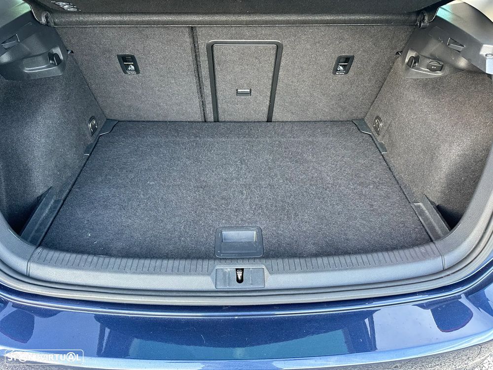 VW Golf 1.6 TDi R-Line - 14
