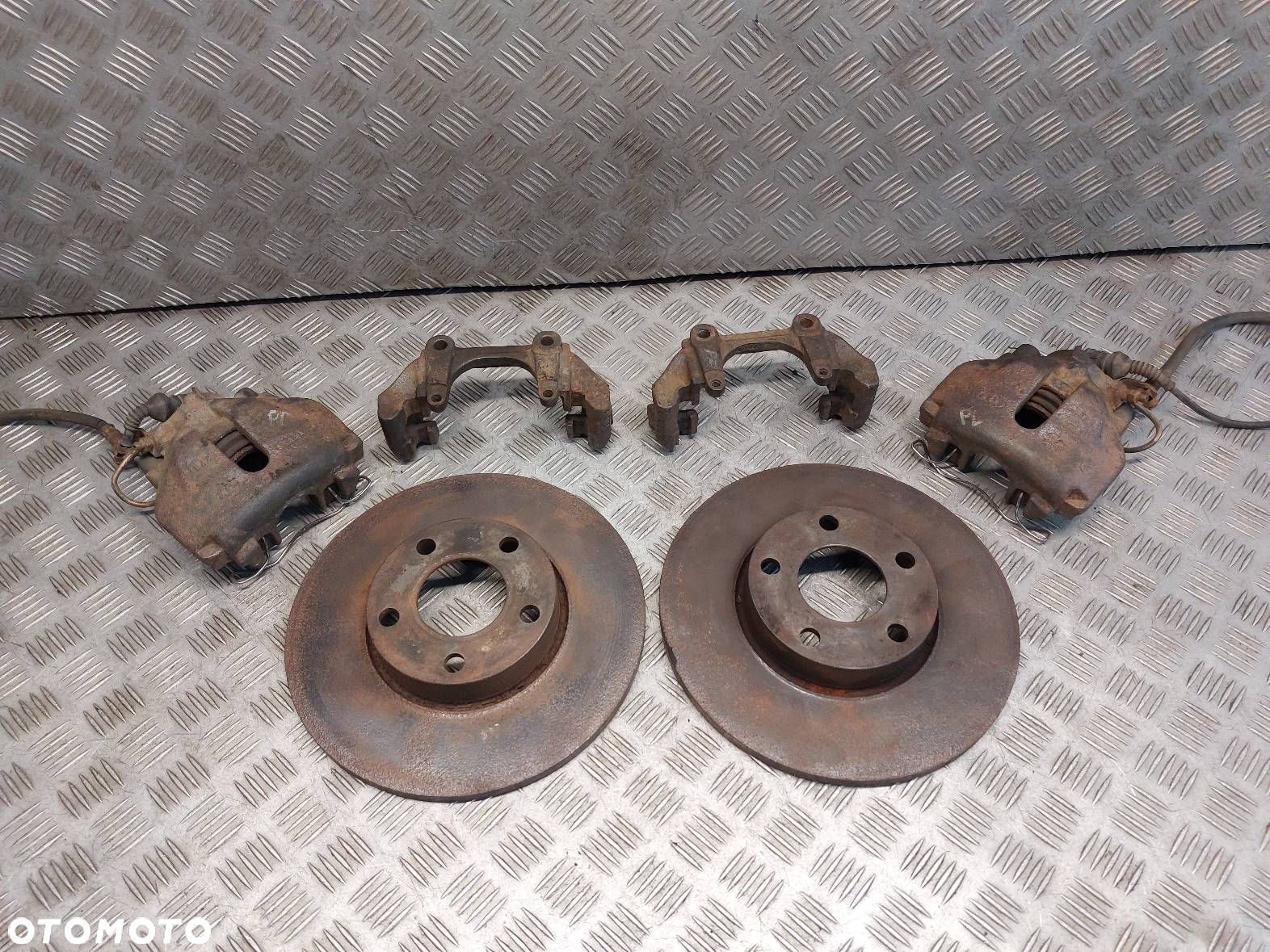 TARCZE HAMULCOWE PRZÓD + ZACISKI AUDI A6 C4 2.0 8V - 1