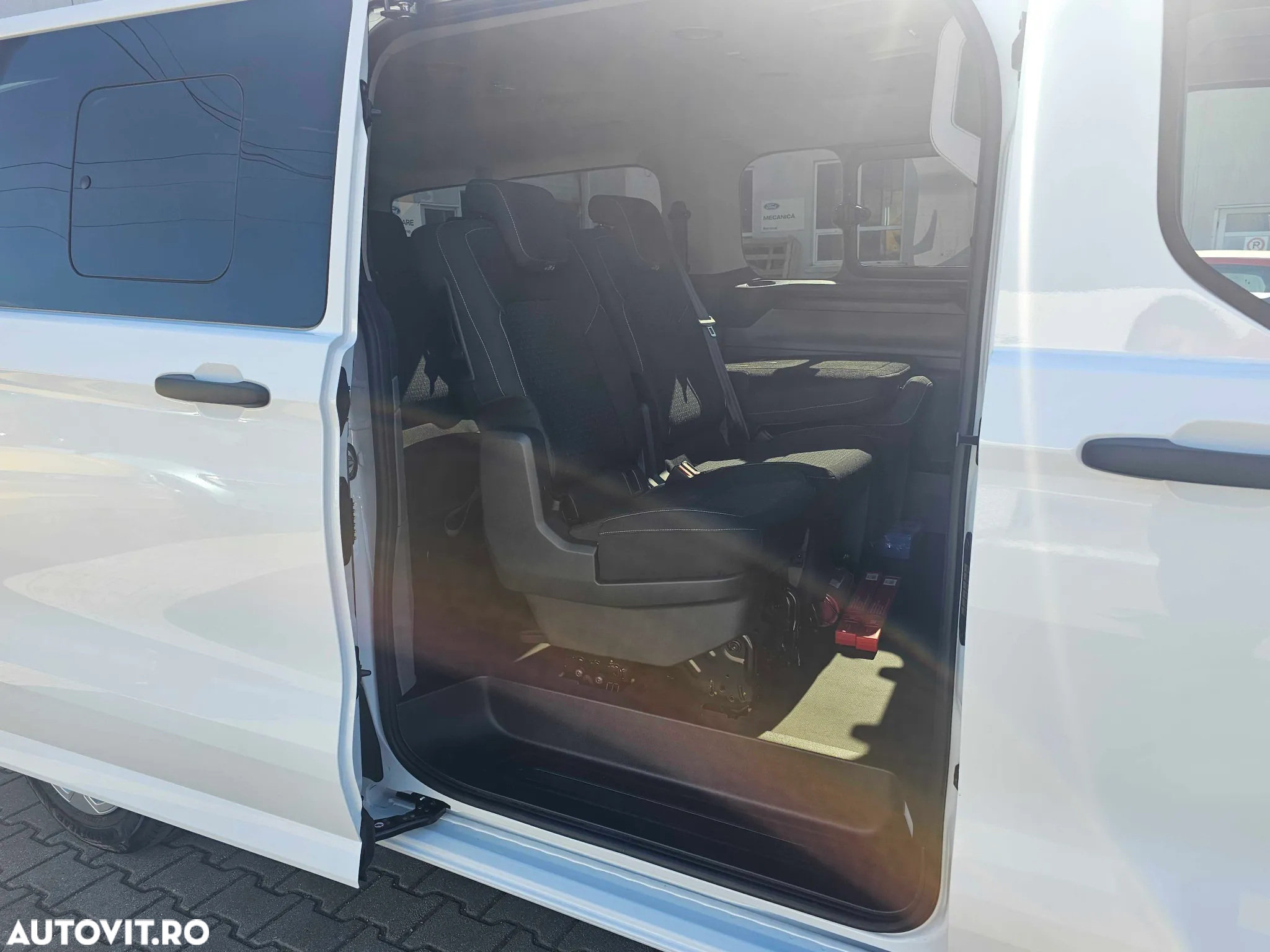 Ford Transit Custom Kombi 320 2.0 EcoBlue 130 CP L2H1 Trend - 6