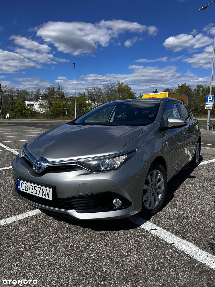Toyota Auris Hybrid 135 Prestige - 2