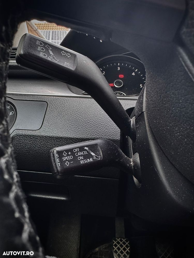 Volkswagen Passat - 18