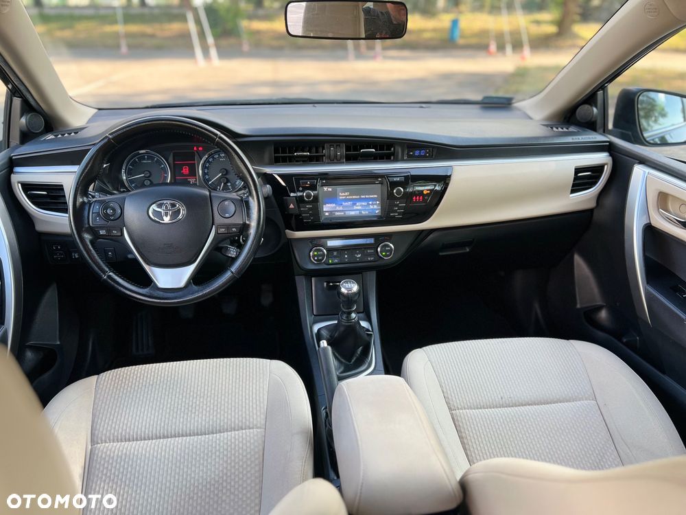 Toyota Corolla 1.6 Premium - 23
