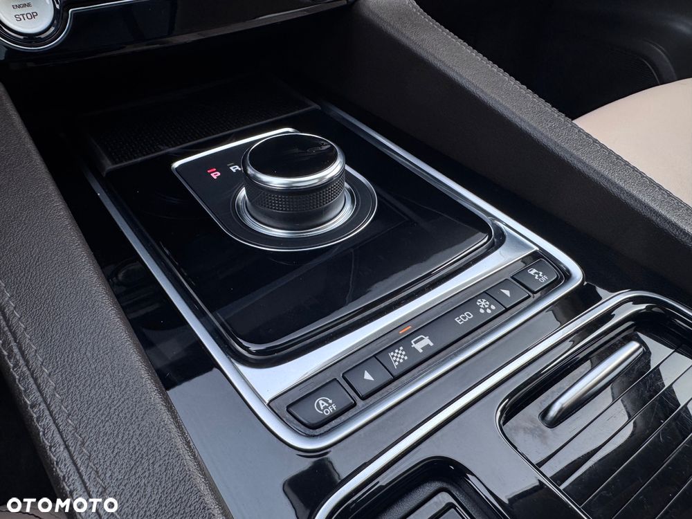 Jaguar F-Pace 25t AWD Prestige - 26