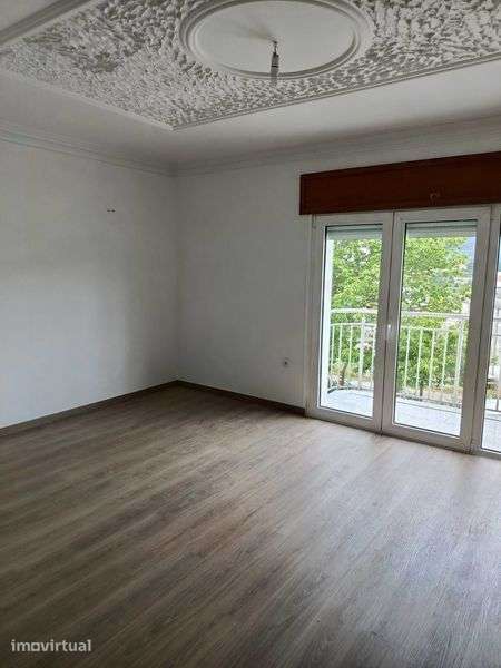 Arrenda-se apartamento - Grande imagem: 2/12