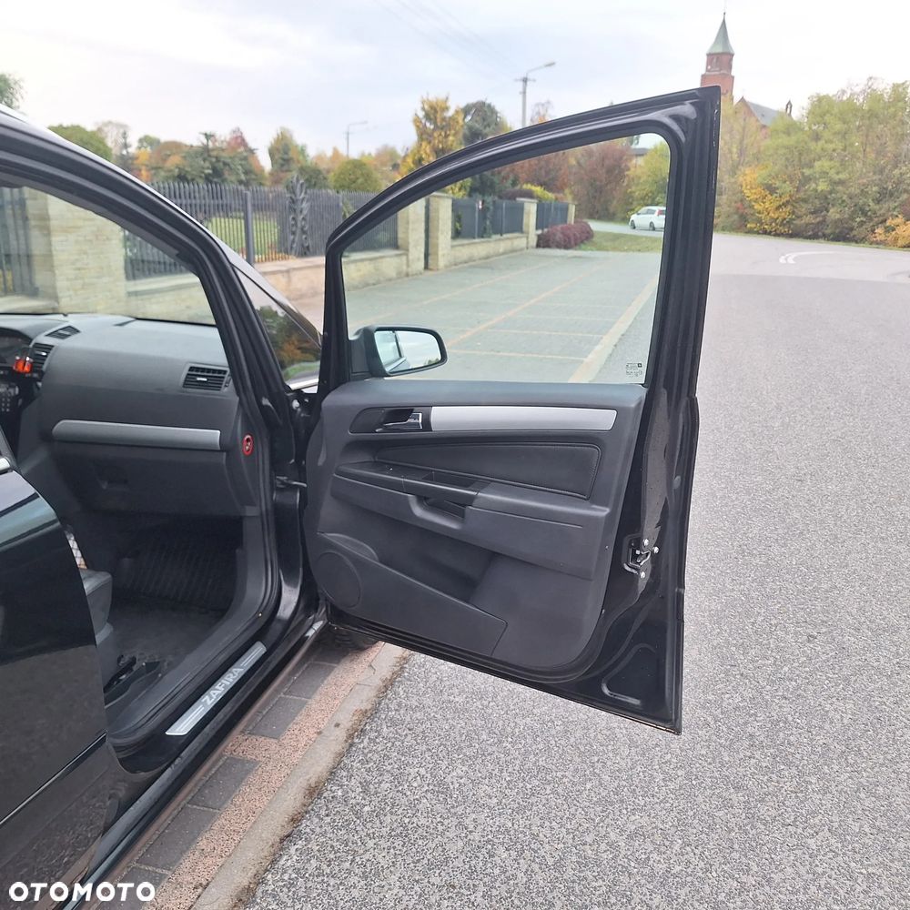 Opel Zafira - 17