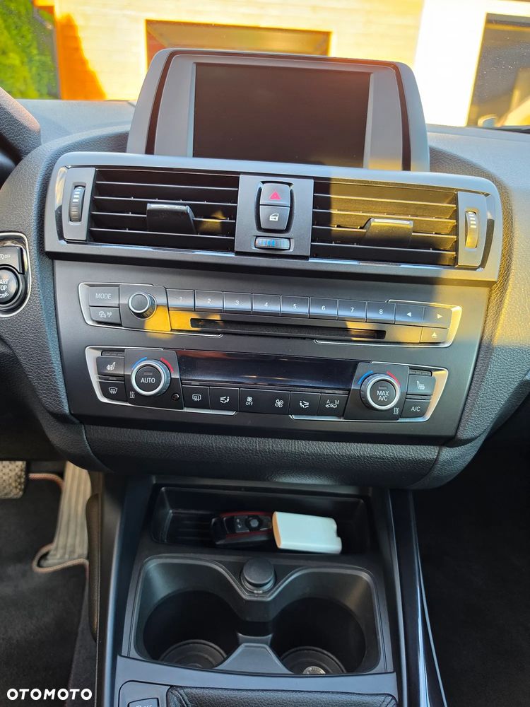 BMW Seria 1 118i Sport Line - 12