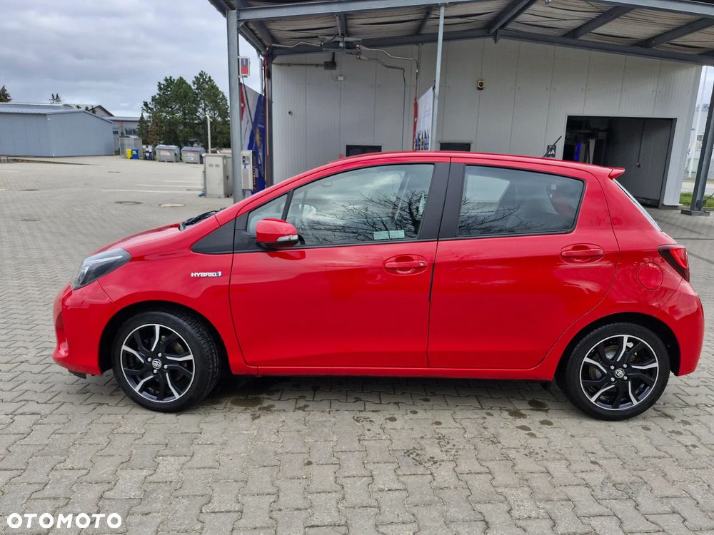 Toyota Yaris Hybrid 100 Active EU6 - 4