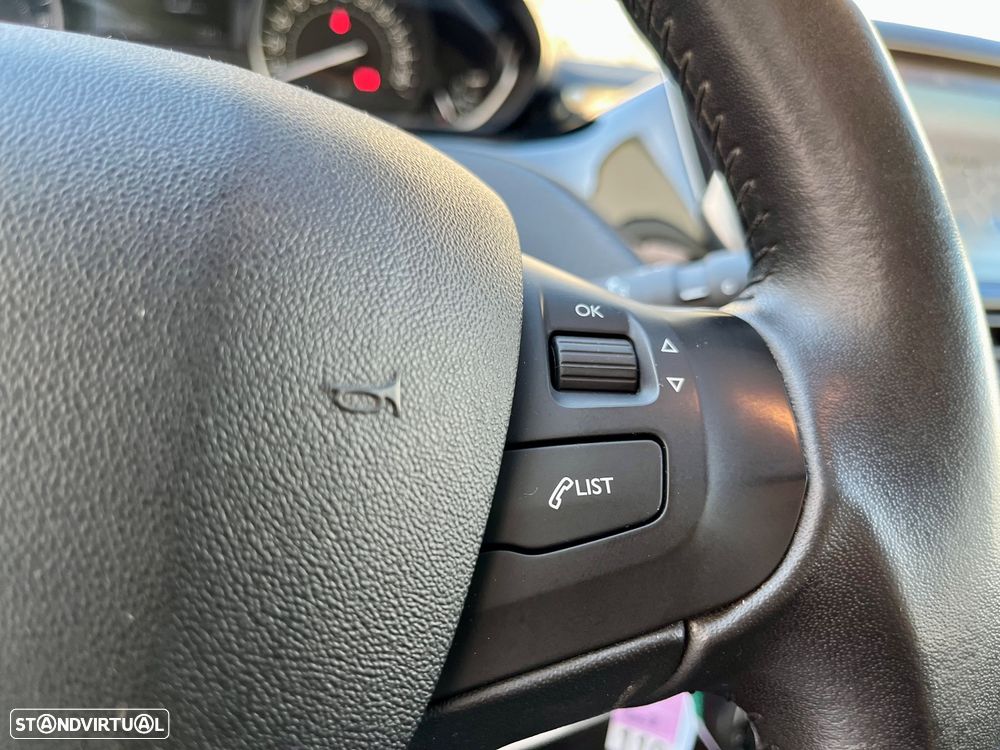 Peugeot 2008 - 44