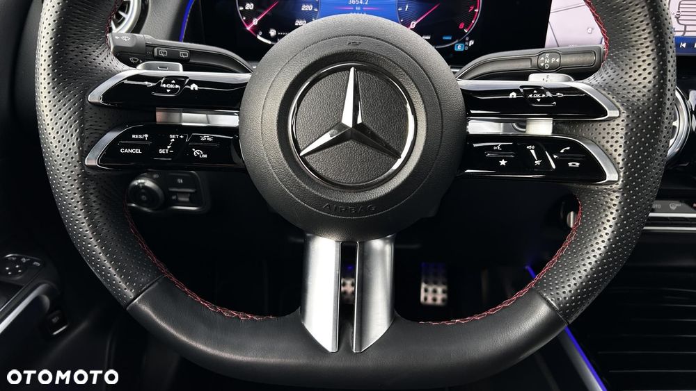 Mercedes-Benz GLB 200 AMG Line 7G-DCT - 15